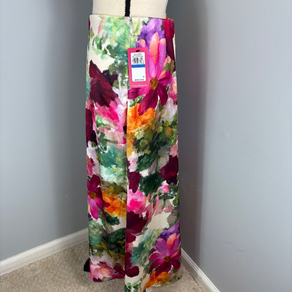 Vince Camuto | Floral-Print A-Line Midi Skirt - Picture 4 of 7